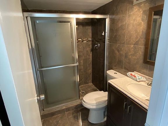 4th image of 4101 Pine Tree Dr APT 1401