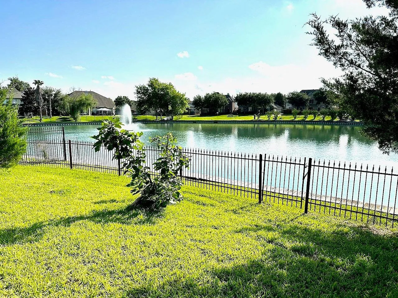 4 bed, 3.5 bath, 3006 sqft, $2,600 — Photo 1