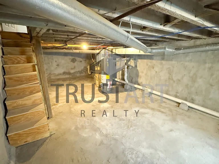 1533 S Allison St — Photo 16