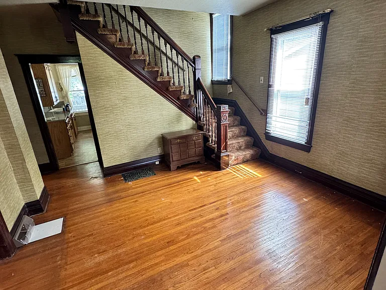 418 W Homer St — Photo 7