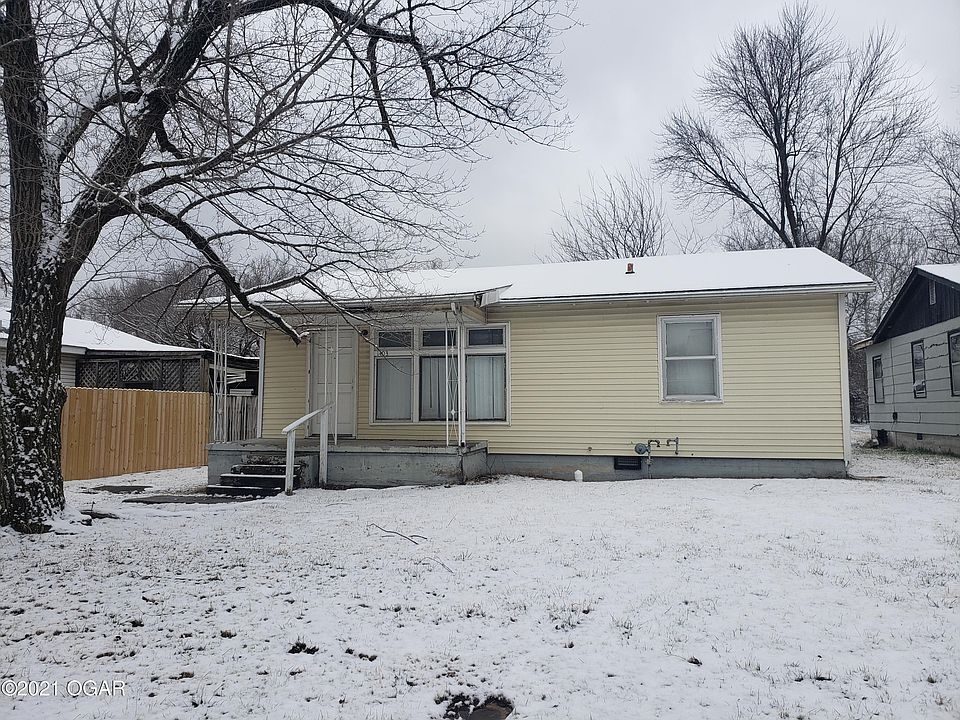 1st image of 1403 E 2nd St