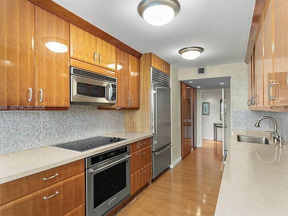 3rd image of 19667 Turnberry Way Floor 12
