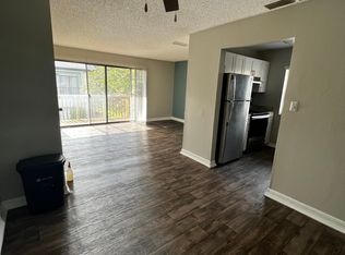 225 Glades Cir #225, Largo, FL 33771