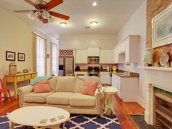 Living Room/Kitchen