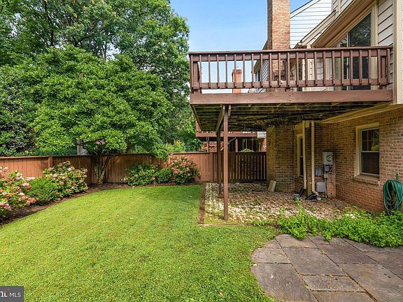 2nd image of 10127 Crestberry Pl