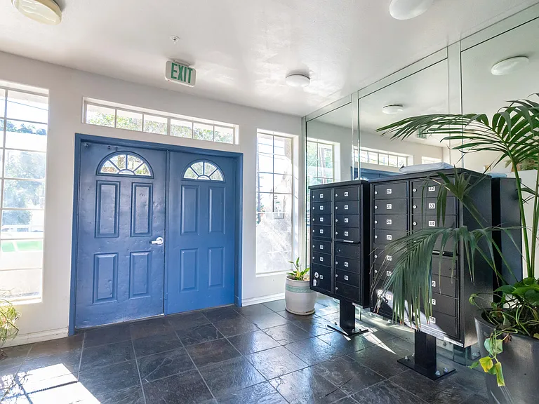 18347 Saticoy St #28 — Photo 20
