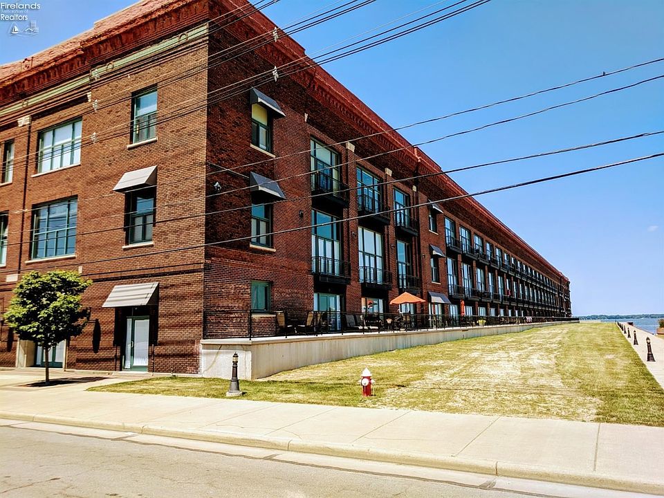 1st image of 401 W Shoreline Dr Unit 212