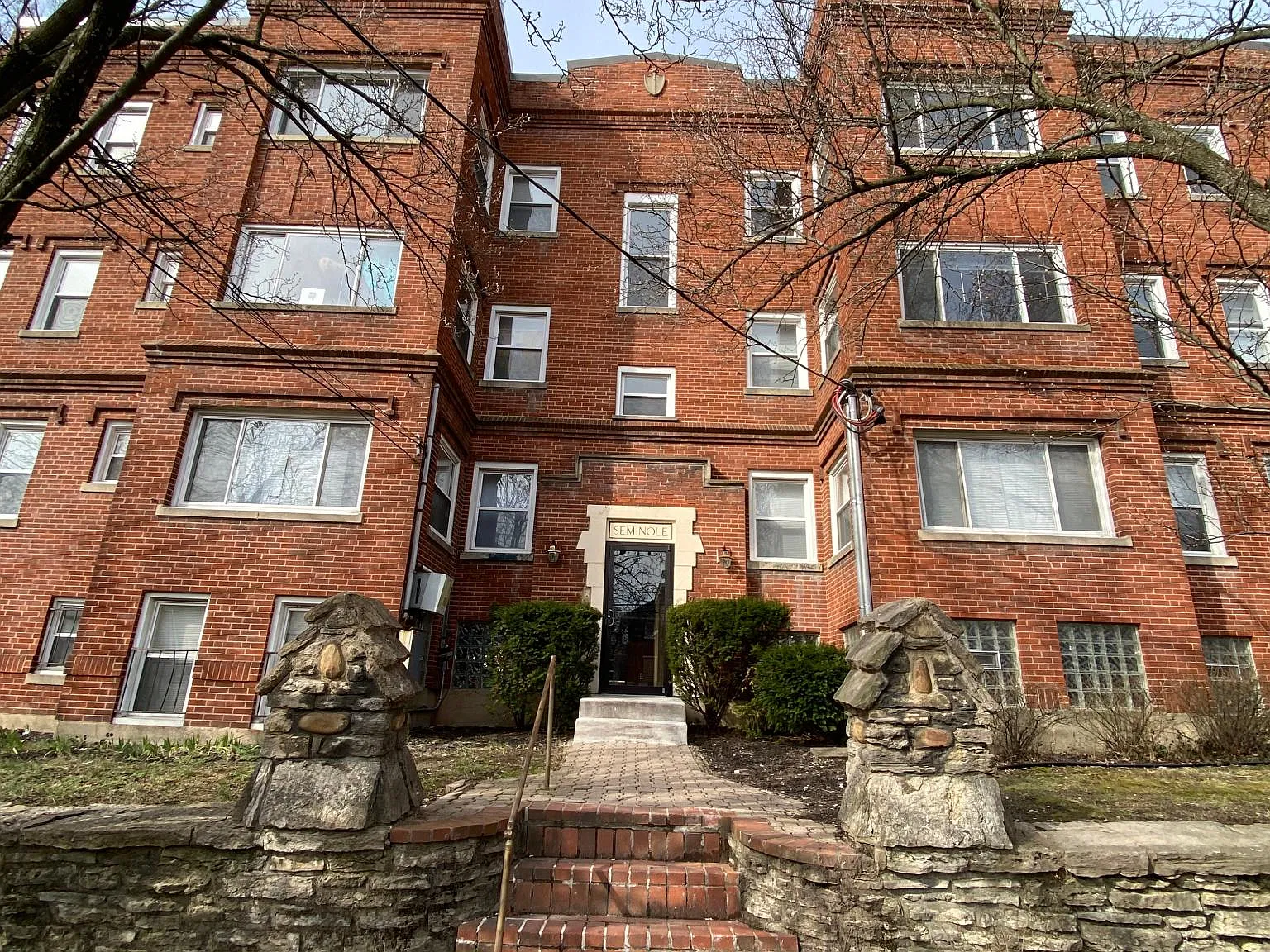 3 bed, $1,650 — Photo 2
