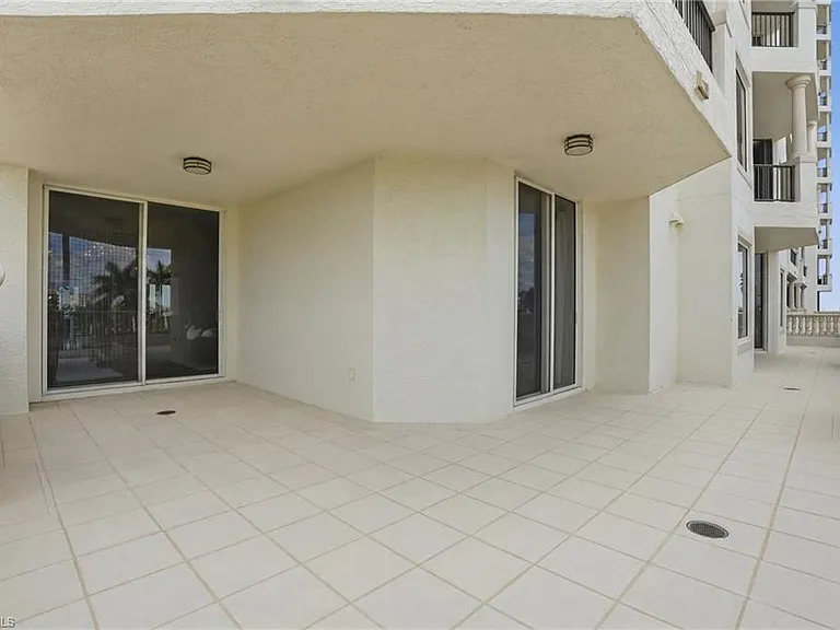 5051 Pelican Colony Blvd #301 — Photo 17