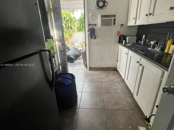 22XX SW 42nd Way #C, Fort Lauderdale, FL 33317