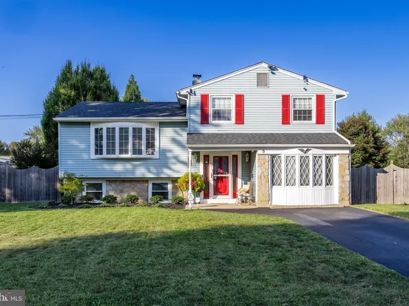 5 Tomahawk Dr, Marlton, NJ 08053