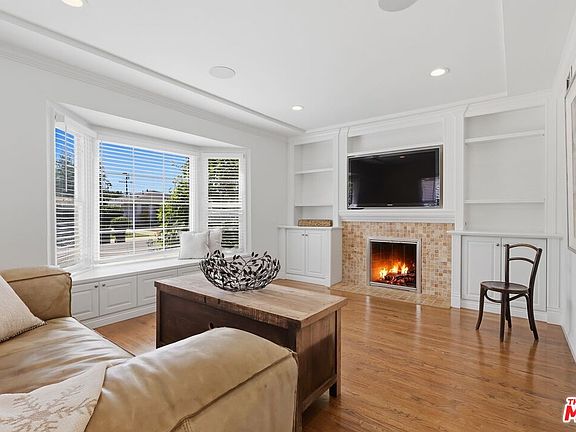 2nd image of 8344 Kenyon Ave