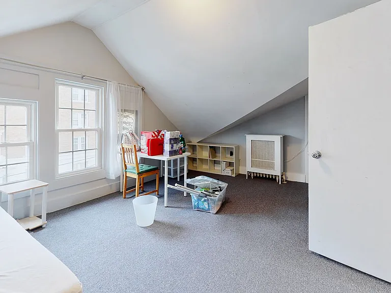 38 Trumbull St — Photo 31
