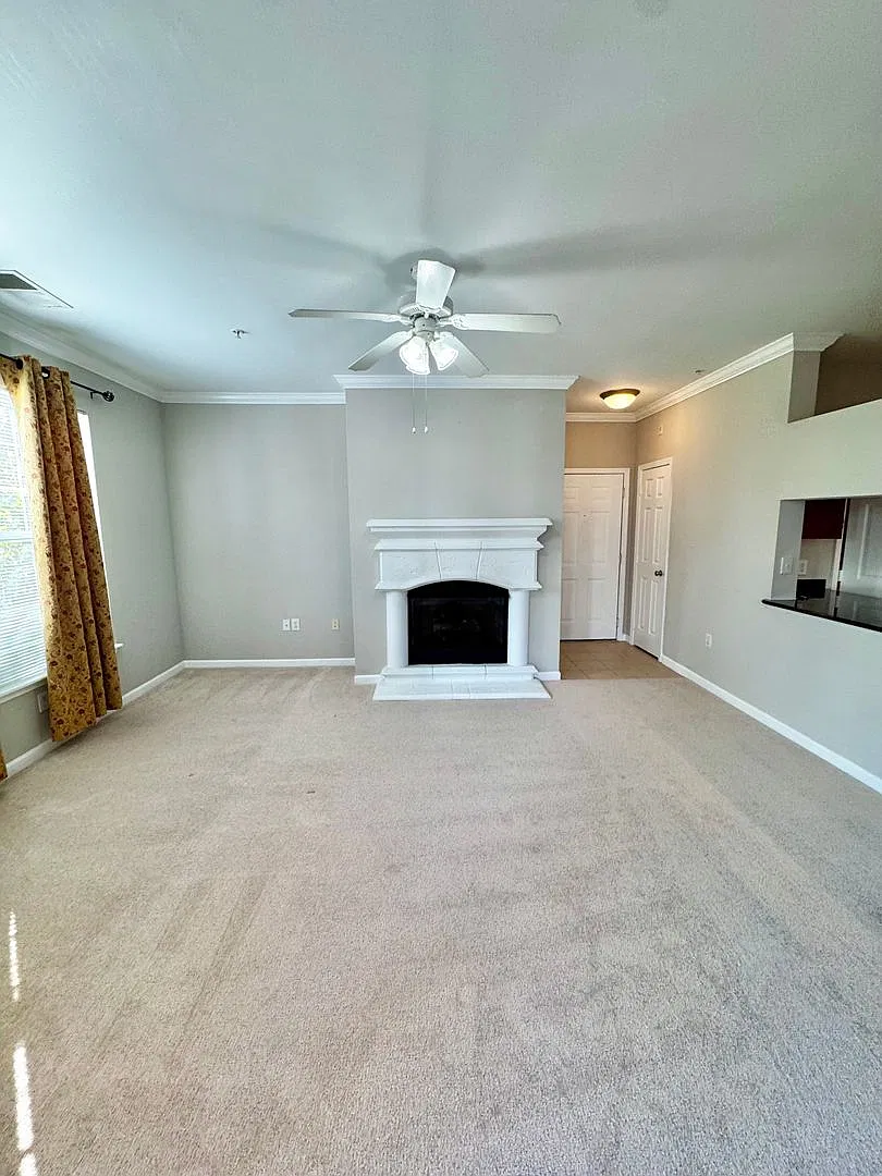 Bright & Spacious 1-Bedroom, 1 Bath Condo in Bryson at Woodland Park Herndon, VA — Photo 4