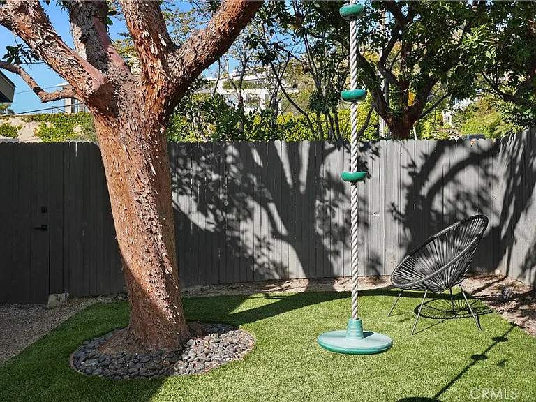 592 Bluebird Canyon Dr — Photo 61