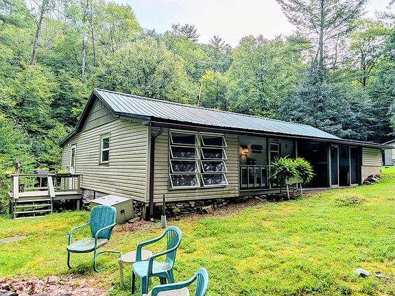 3rd image of 4034 Little Hickory Rd