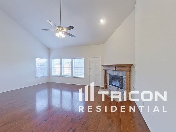 2nd image of 2852 Caminata