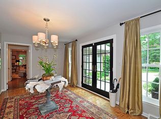 1640 Surrey Ln, Lake Forest, IL 60045