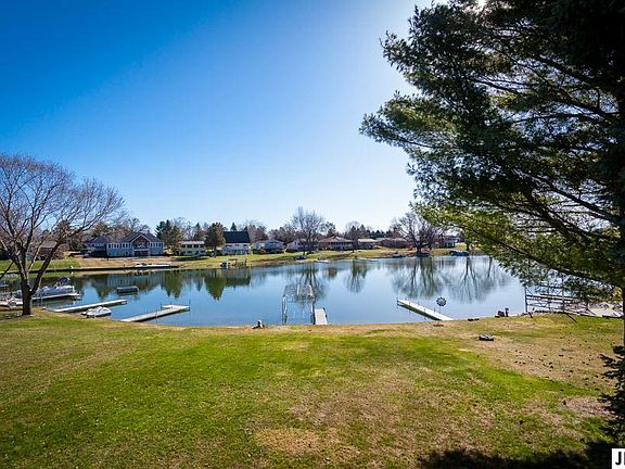 2nd image of 141 Holiday Dr