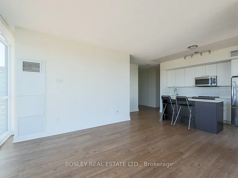 30 Roehampton Ave #3403 — Photo 16