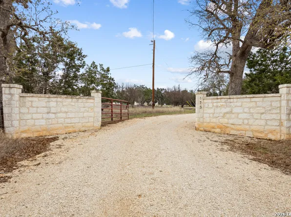 175 Pine Tree, Medina, TX 78055