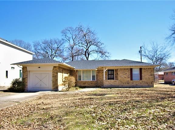 2nd image of 311 S Lois Ln