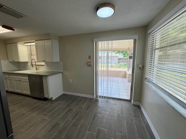 5636 Casino Dr — Photo 11