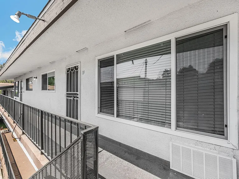 13421 Penn St — Photo 20
