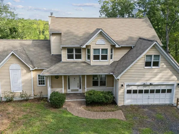 7317 River Rd, Fredericksburg, VA 22407