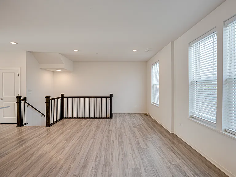 2945 Showplace Dr — Photo 7