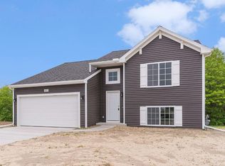 4041 Tributary Dr, Holland, MI 49424