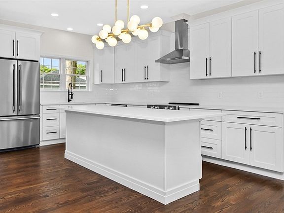 3rd image of 11 Kernwood Ave