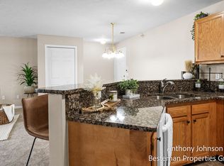 5827 Crosswinds Dr Unit 22, Norton Shores, MI 49444