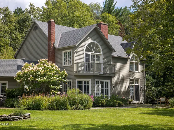 14 Old Tree Farm Rd, Stockbridge, MA 01262