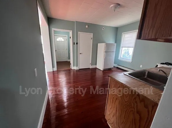 200 Benefit St Unit 1F, Pawtucket, RI 02861