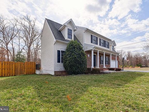 2nd image of 4002 Derbyshire Ln