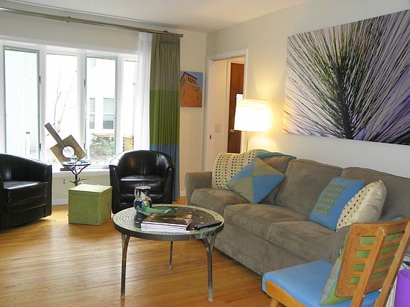 4th image of 32 Waugh Ave