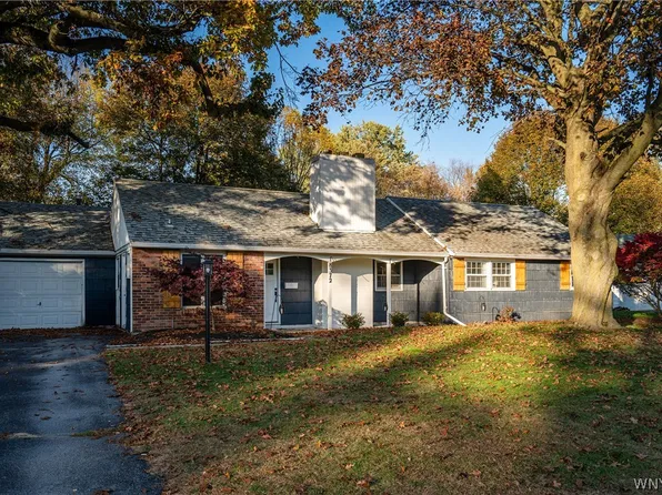 8372 Kimberly Rd, Williamsville, NY 14221