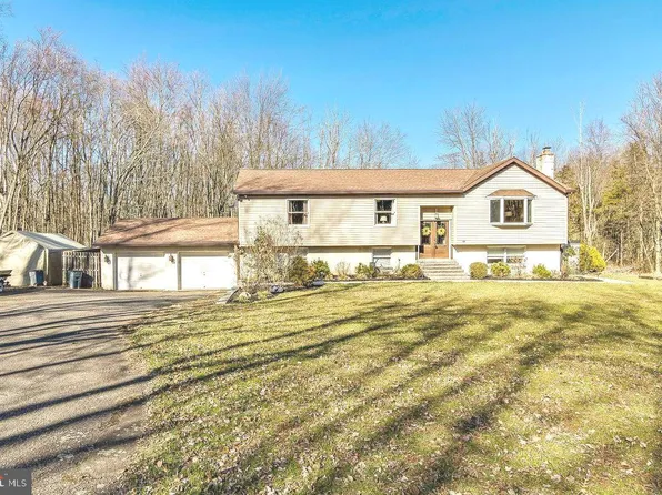 2270 Finland Rd, Green Lane, PA 18054