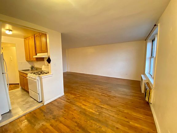4th image of 8725 25th Ave Floor 2