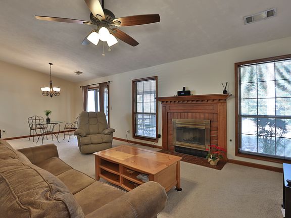 2nd image of 1385 Luther Way