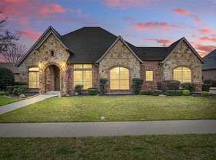 104 Short Putt Dr, Waxahachie, TX 75165