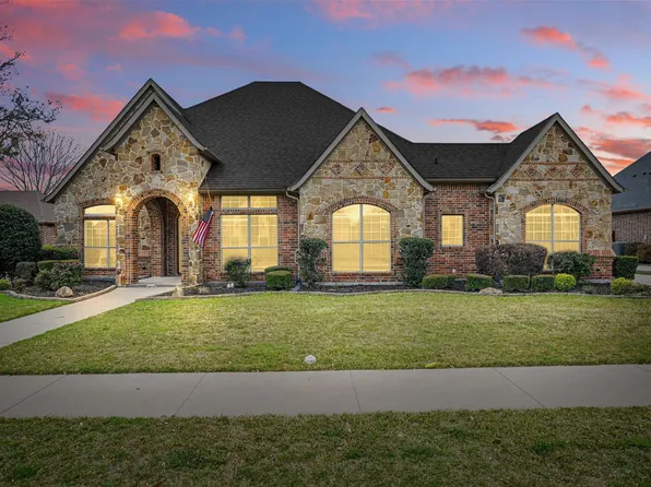 104 Short Putt Dr, Waxahachie, TX 75165