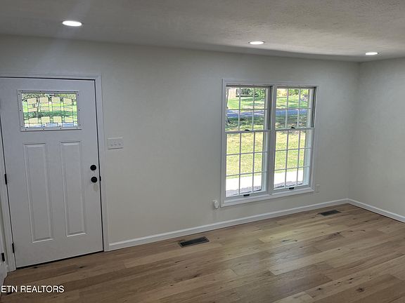 2nd image of 8224 Foxall Cir