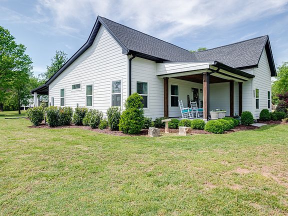 5th image of 3137 Old Salem Rd