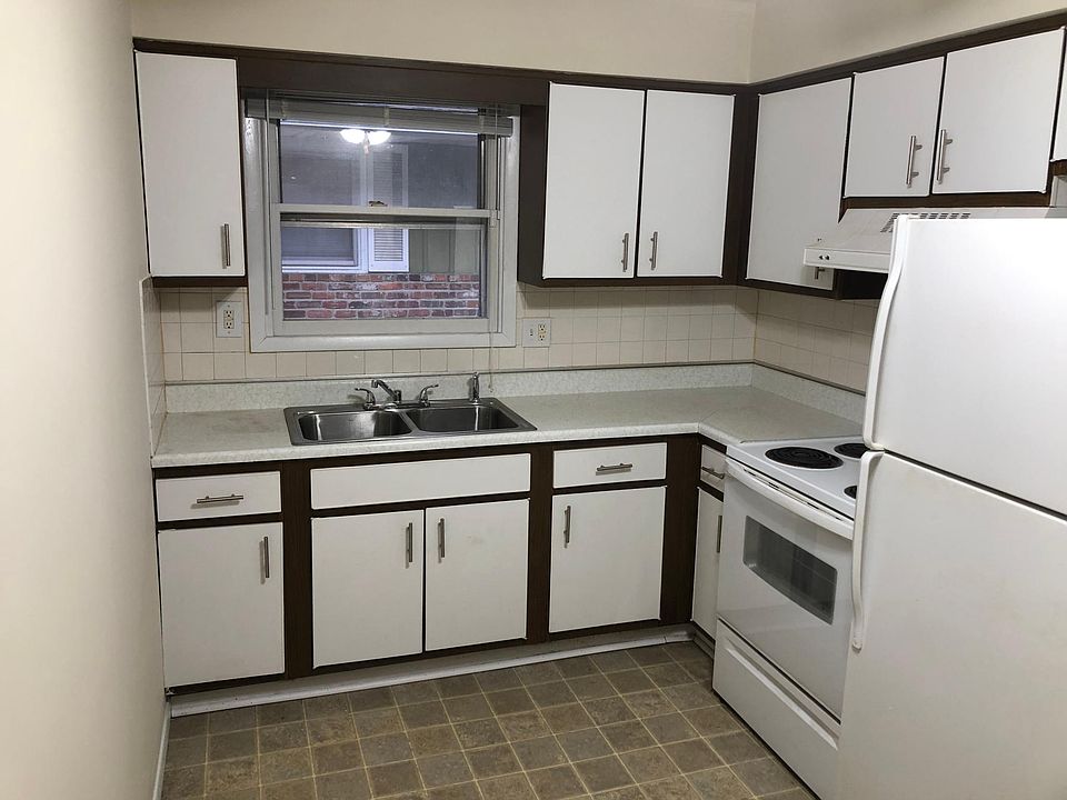 1st image of 1921 W 8th St APT E