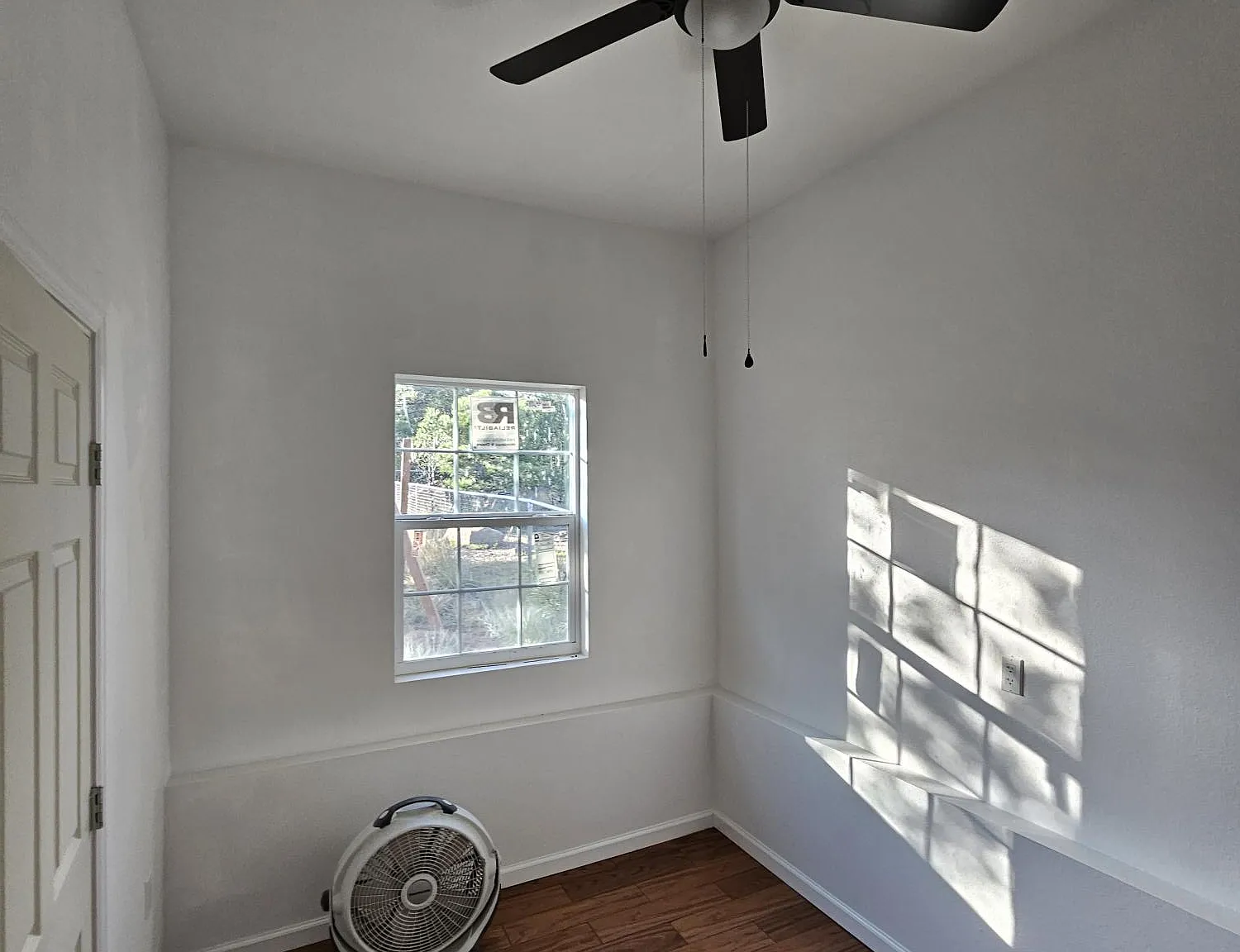 2 bed, 700 sqft, $1,400 — Photo 2