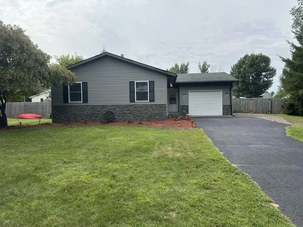 807 Marion St, Isanti, MN 55040