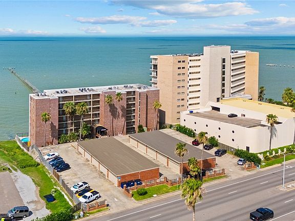 3rd image of 4334 Ocean Dr APT 704