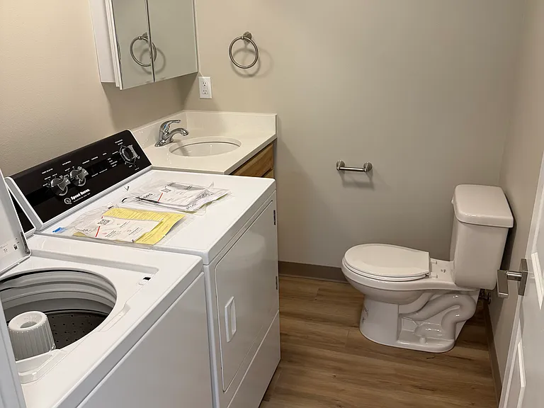 Eagle Crest Apartments — Photo 55